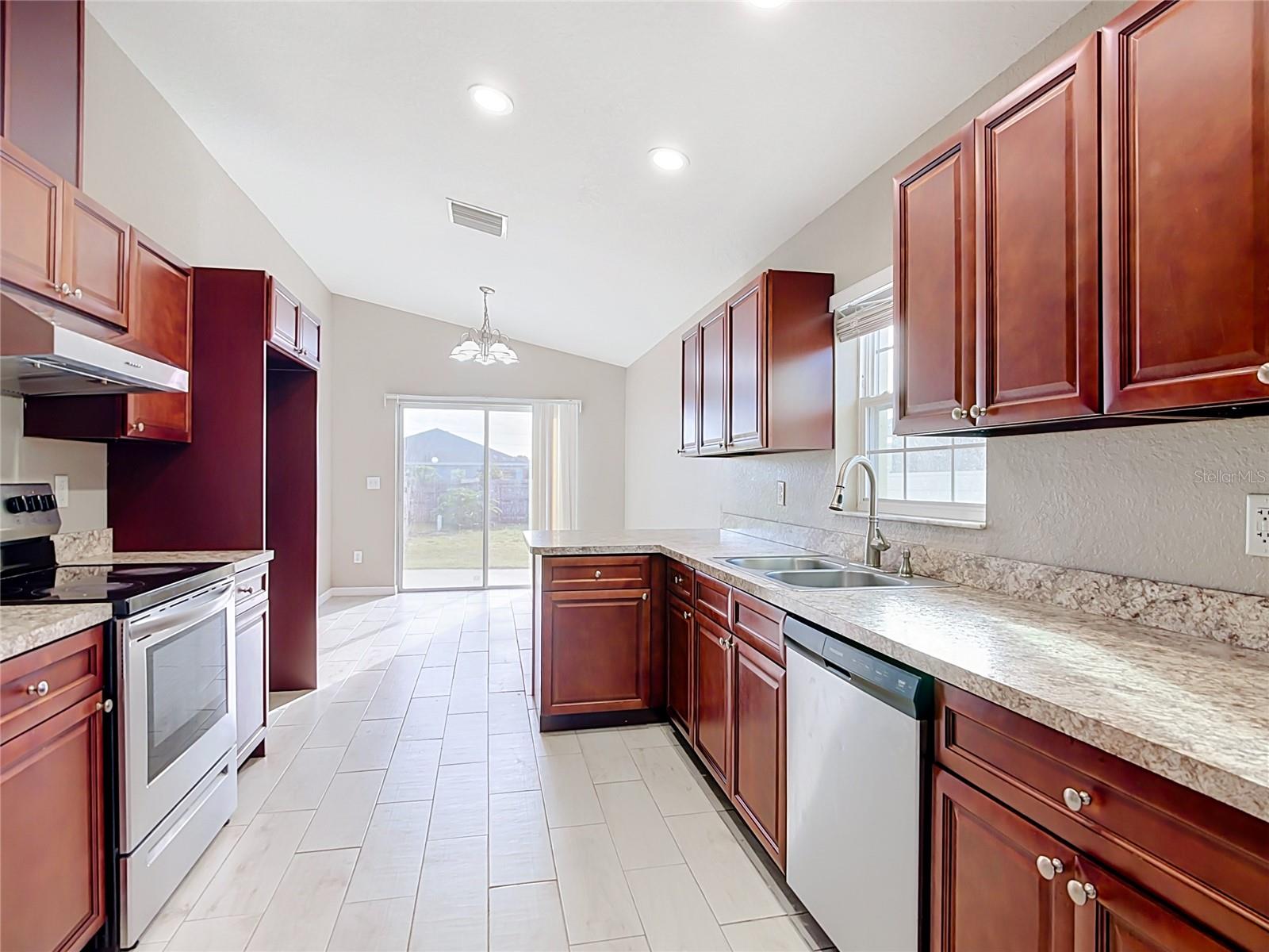 315 WALNUT ST, Auburndale, FL 33823