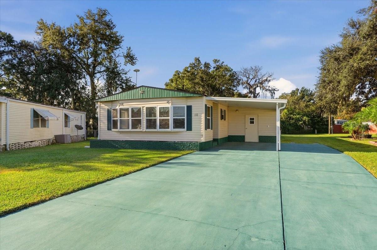 Own your land! Spacious Lot 10 in Citrus Woods Estates