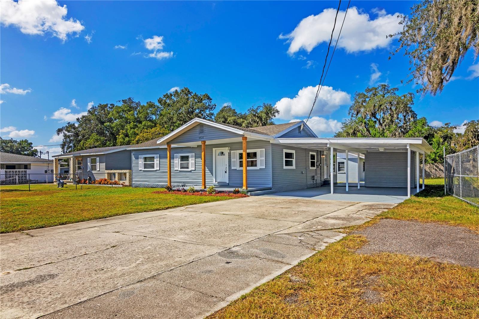 5926 CRAFTON DRIVE, Lakeland, FL 33809 5926 CRAFTON DRIVE, Lakeland, FL 33809