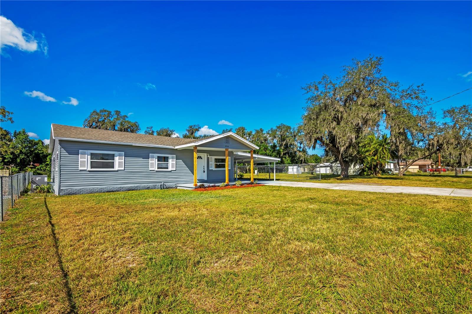 5926 CRAFTON DRIVE, Lakeland, FL 33809 5926 CRAFTON DRIVE, Lakeland, FL 33809