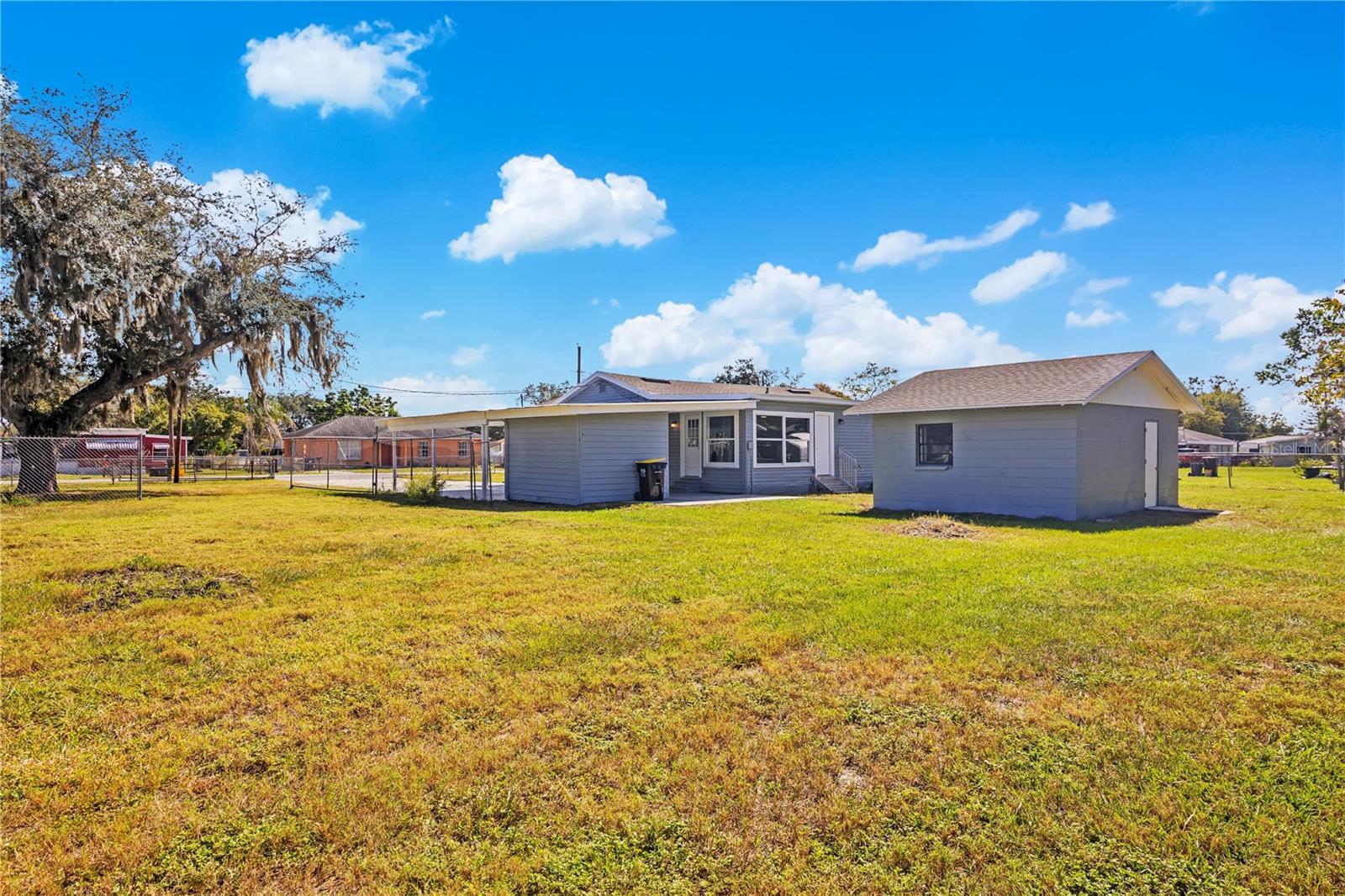 5926 CRAFTON DRIVE, Lakeland, FL 33809 5926 CRAFTON DRIVE, Lakeland, FL 33809