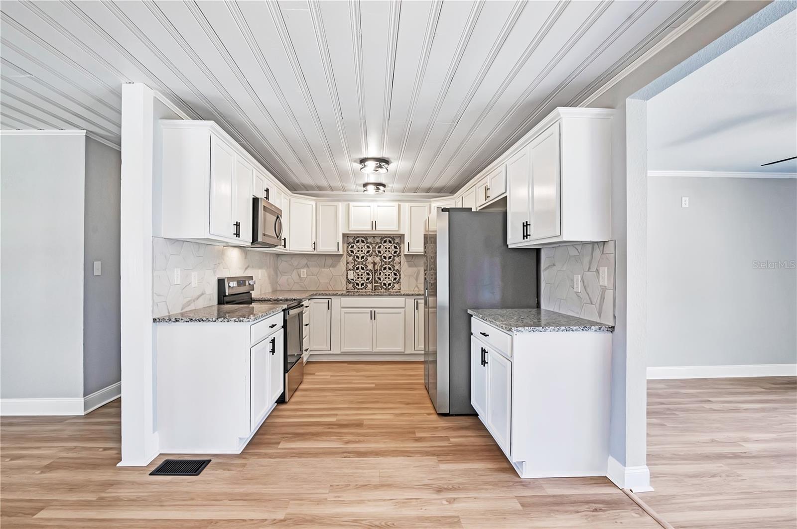 5926 CRAFTON DRIVE, Lakeland, FL 33809 5926 CRAFTON DRIVE, Lakeland, FL 33809