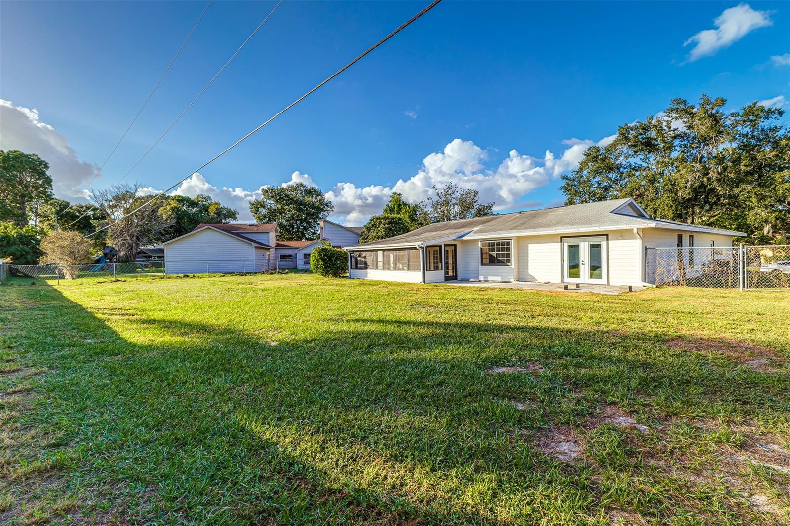 Large Fenced Yard