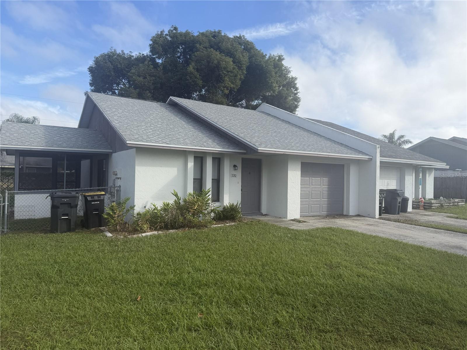 220 VILLAGE CREST COURT, Lakeland, FL 33809