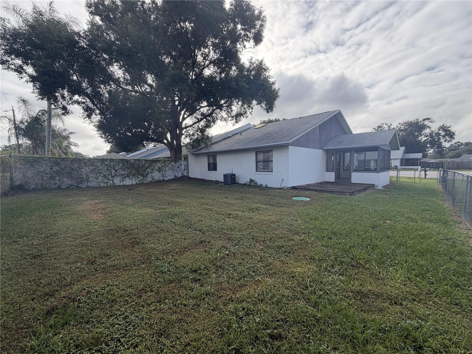 220 VILLAGE CREST COURT, Lakeland, FL 33809