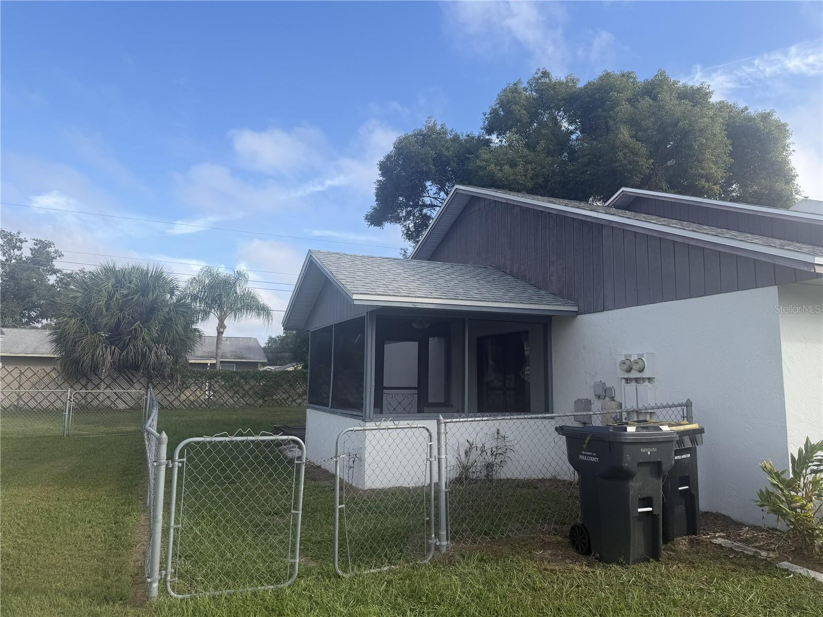 220 VILLAGE CREST COURT, Lakeland, FL 33809