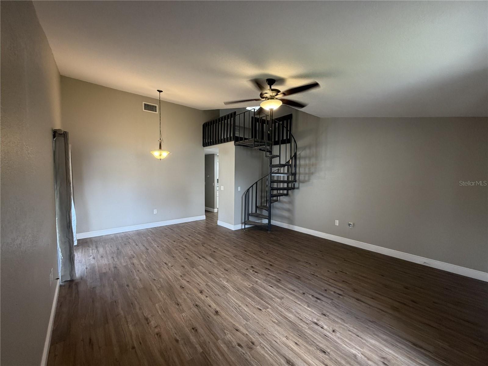 220 VILLAGE CREST COURT, Lakeland, FL 33809