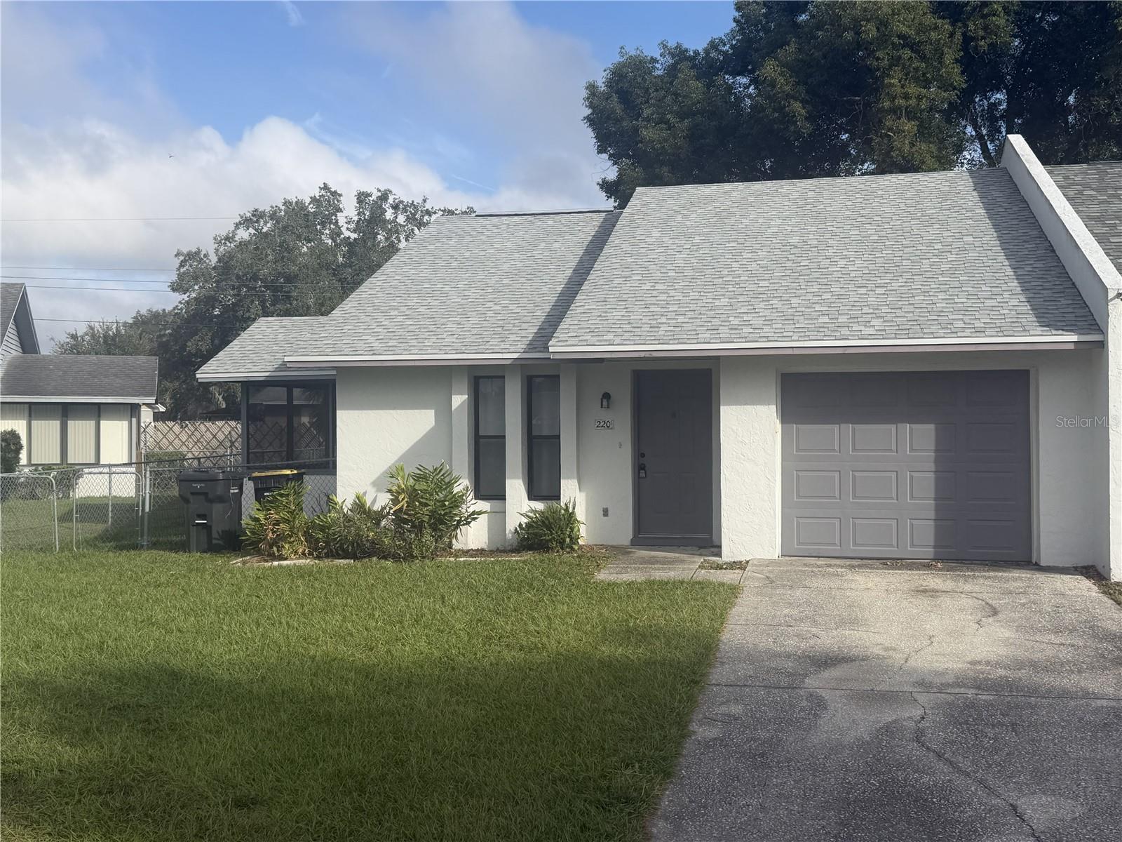 220 VILLAGE CREST COURT, Lakeland, FL 33809