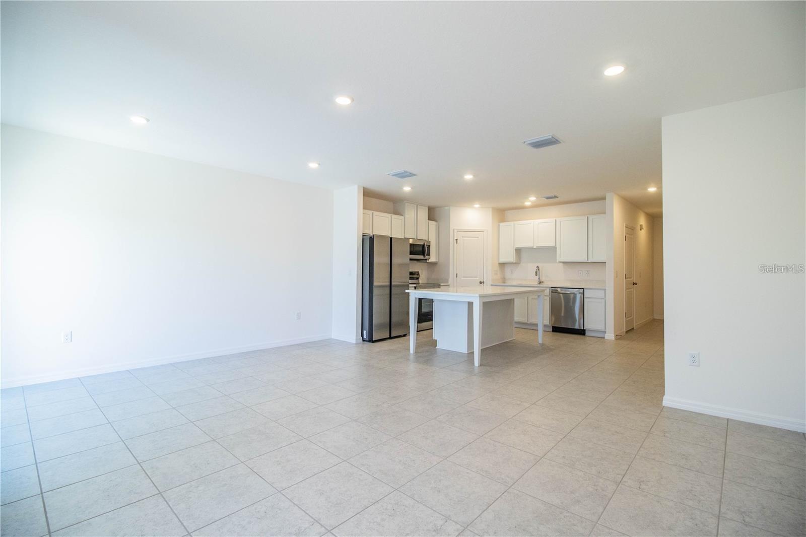 3835 ACADEMIA AVENUE, Lakeland, FL 33803 3835 ACADEMIA AVENUE, Lakeland, FL 33803