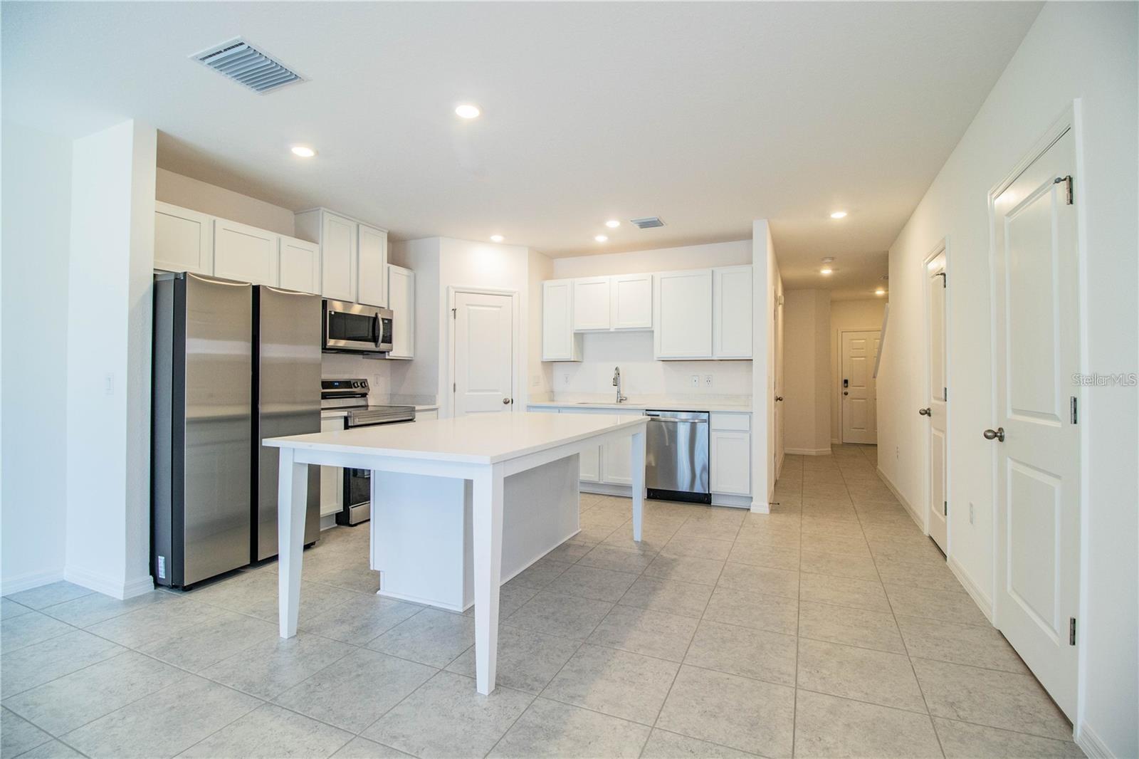 3835 ACADEMIA AVENUE, Lakeland, FL 33803 3835 ACADEMIA AVENUE, Lakeland, FL 33803