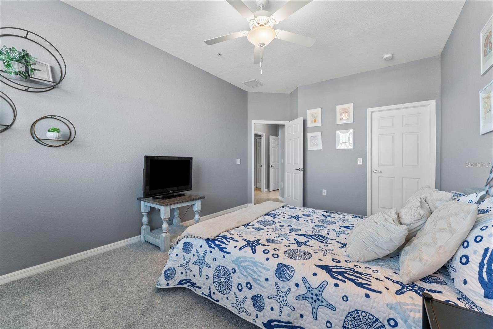 Guest bedroom 2