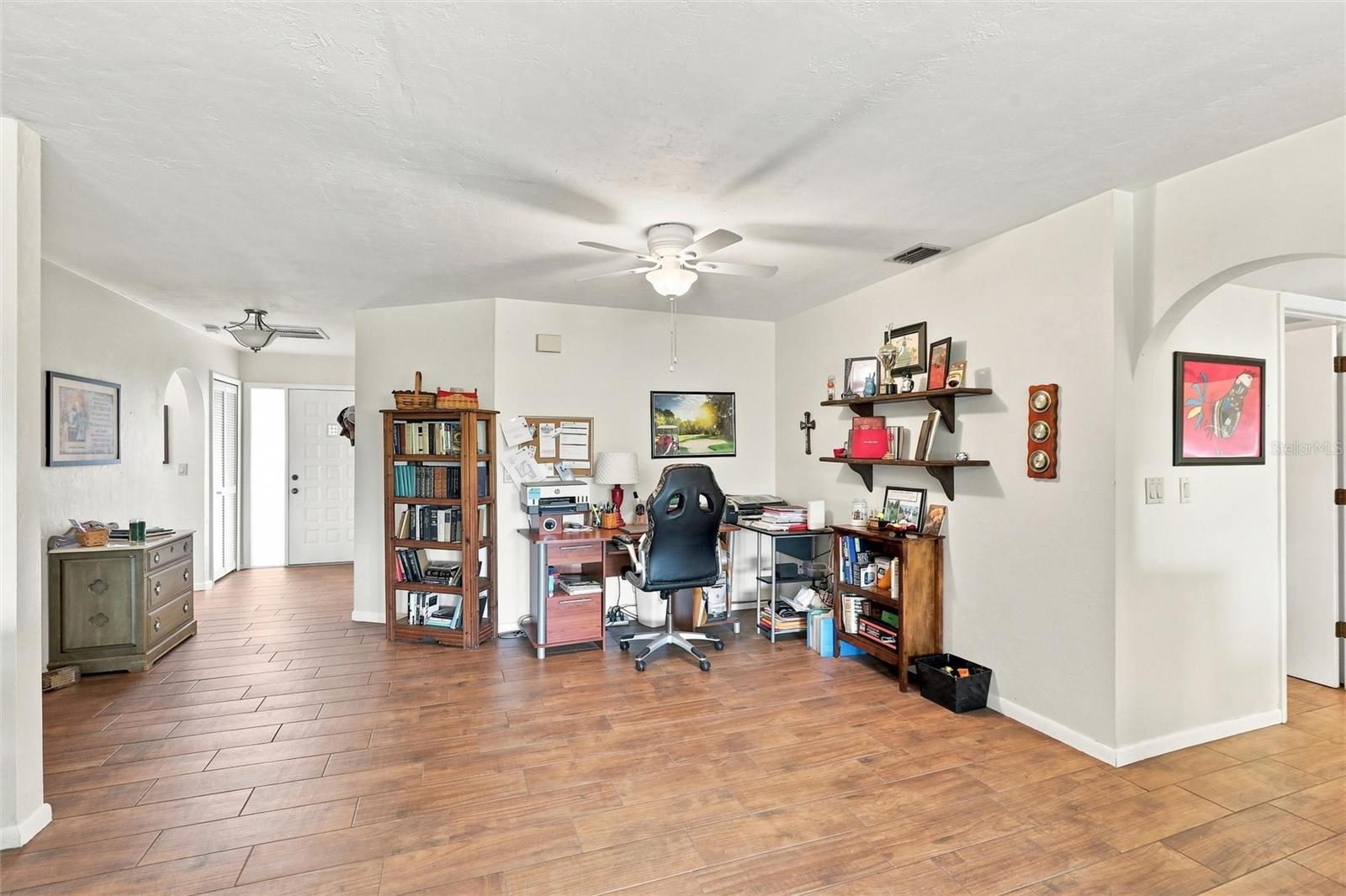 19989 PETRUCKA CIRCLE N, Lehigh Acres, FL 33936