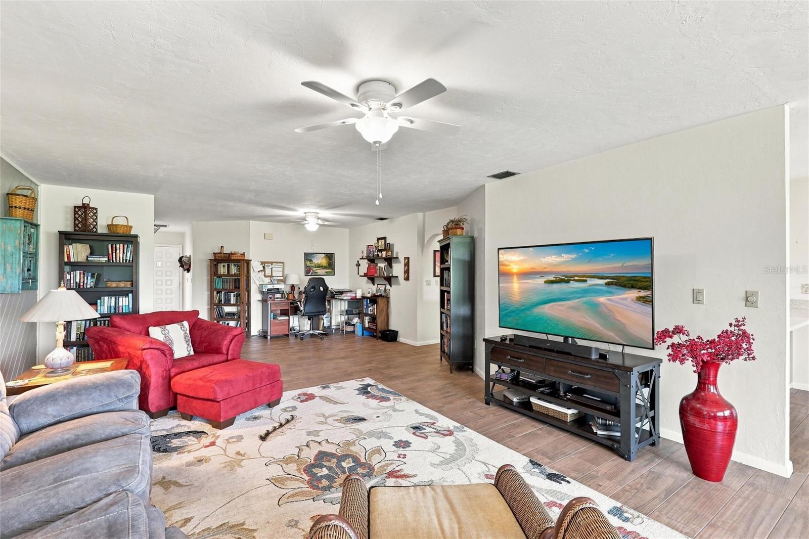 19989 PETRUCKA CIRCLE N, Lehigh Acres, FL 33936
