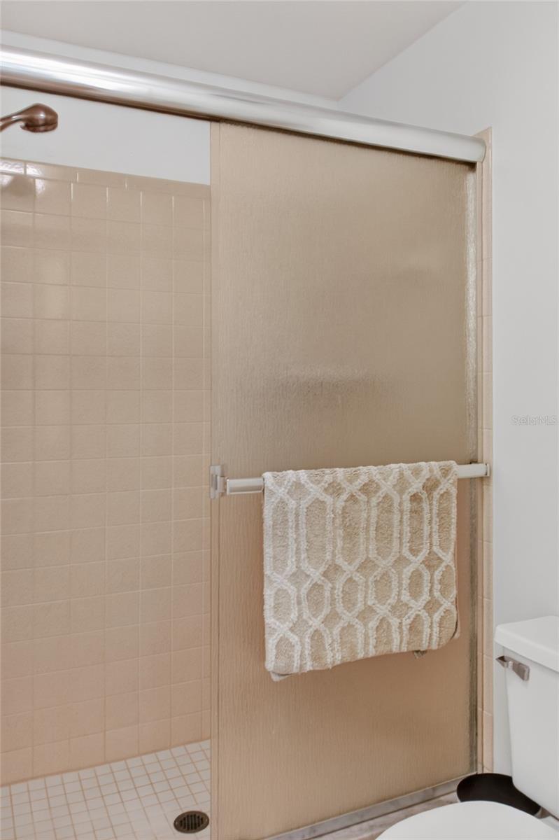 Primary stand up shower