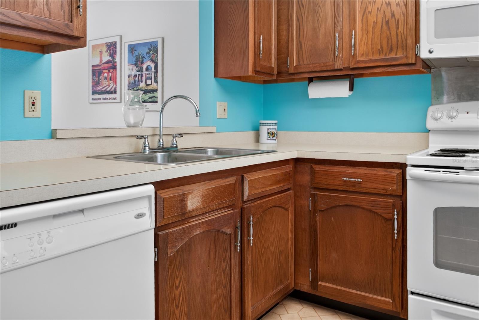 360 THREE LAKES LANE, #H, Venice, FL 34285