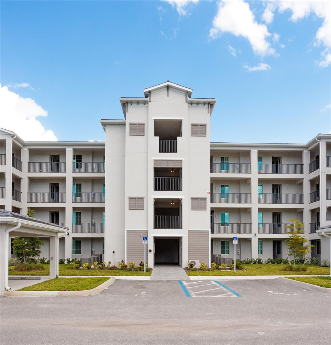 Exterior View Front