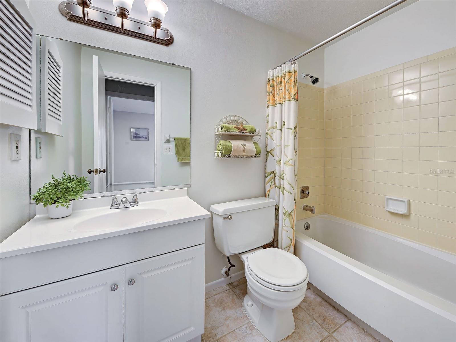 400 MISSION TRAIL E, #F, Venice, FL 34285