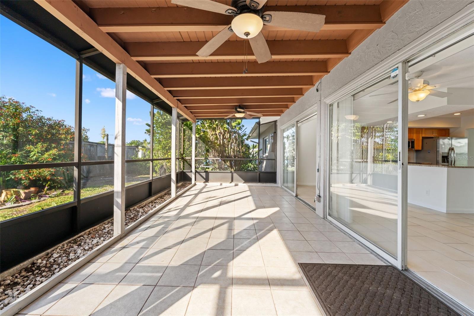 Two double sliders open to lanai