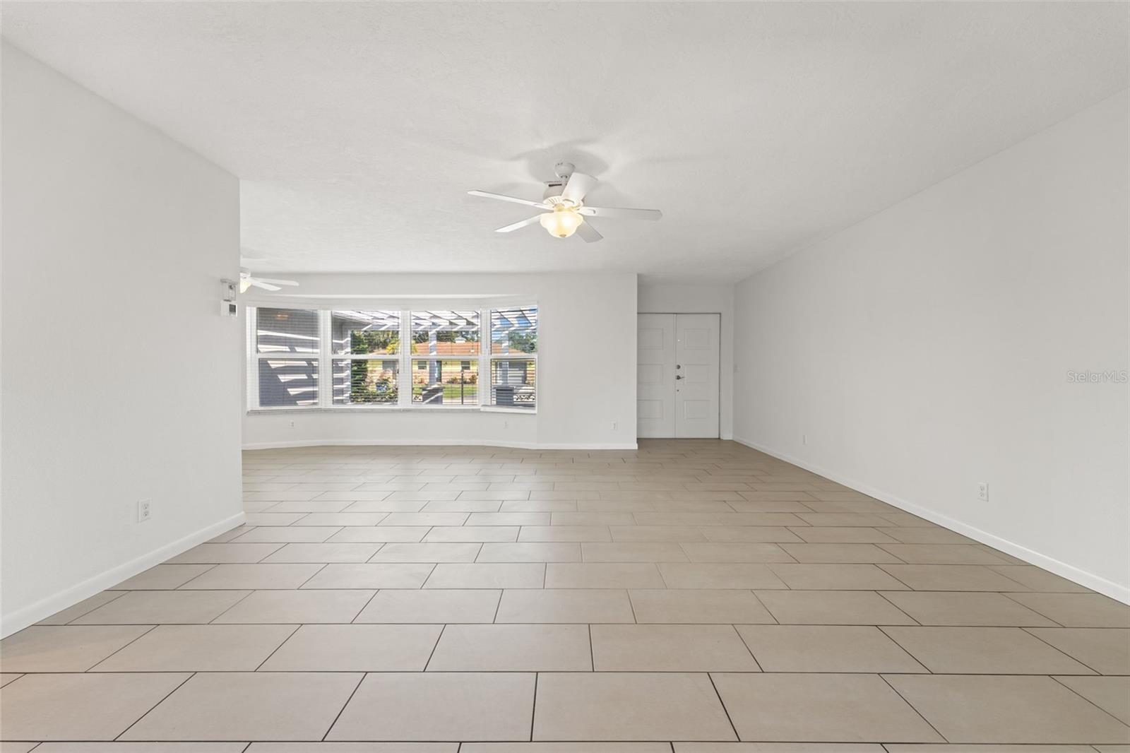 Main living area to front