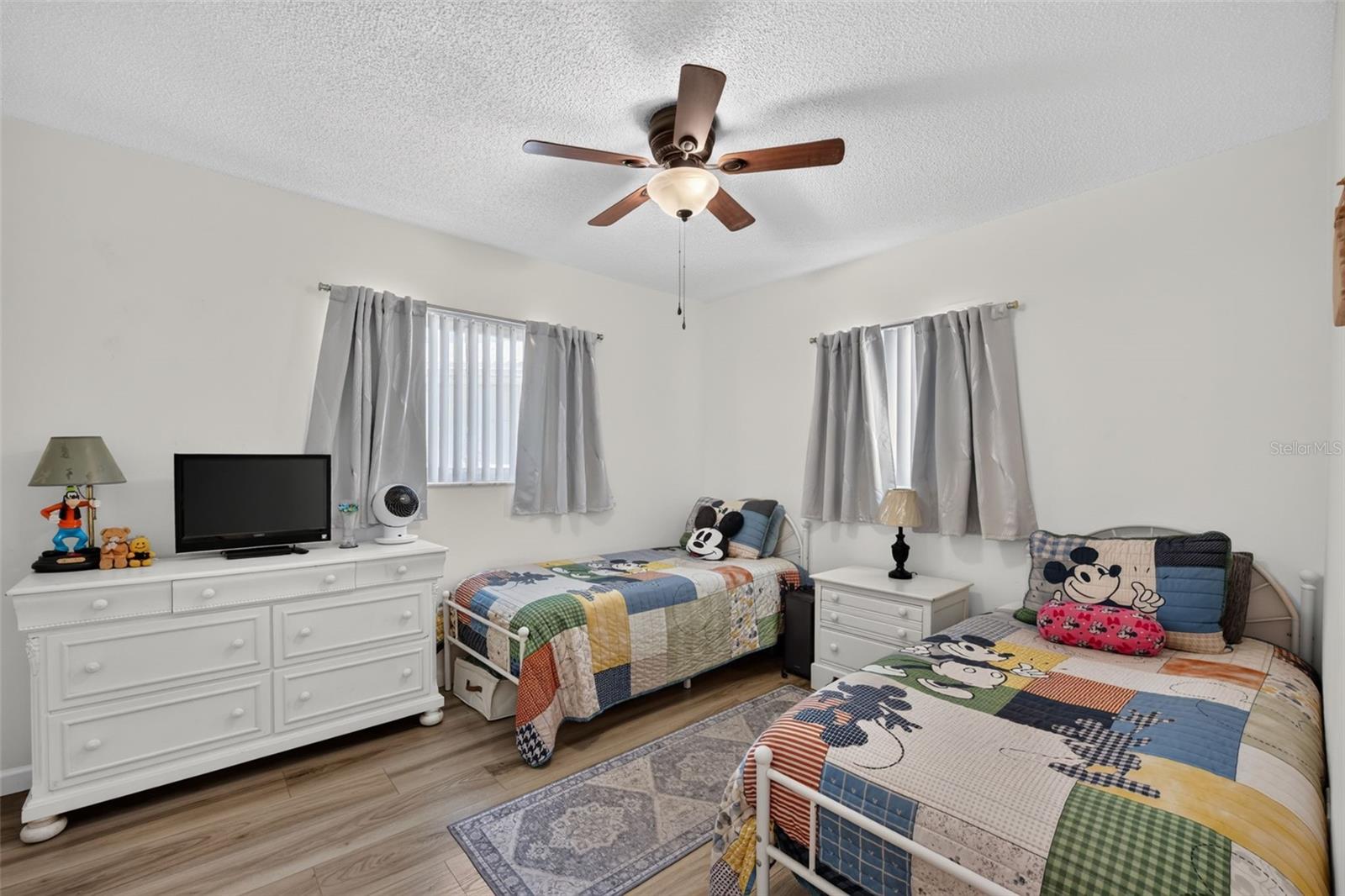 Guest bedroom