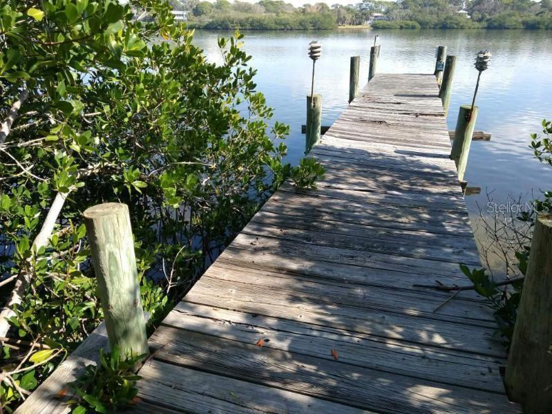 Dock
