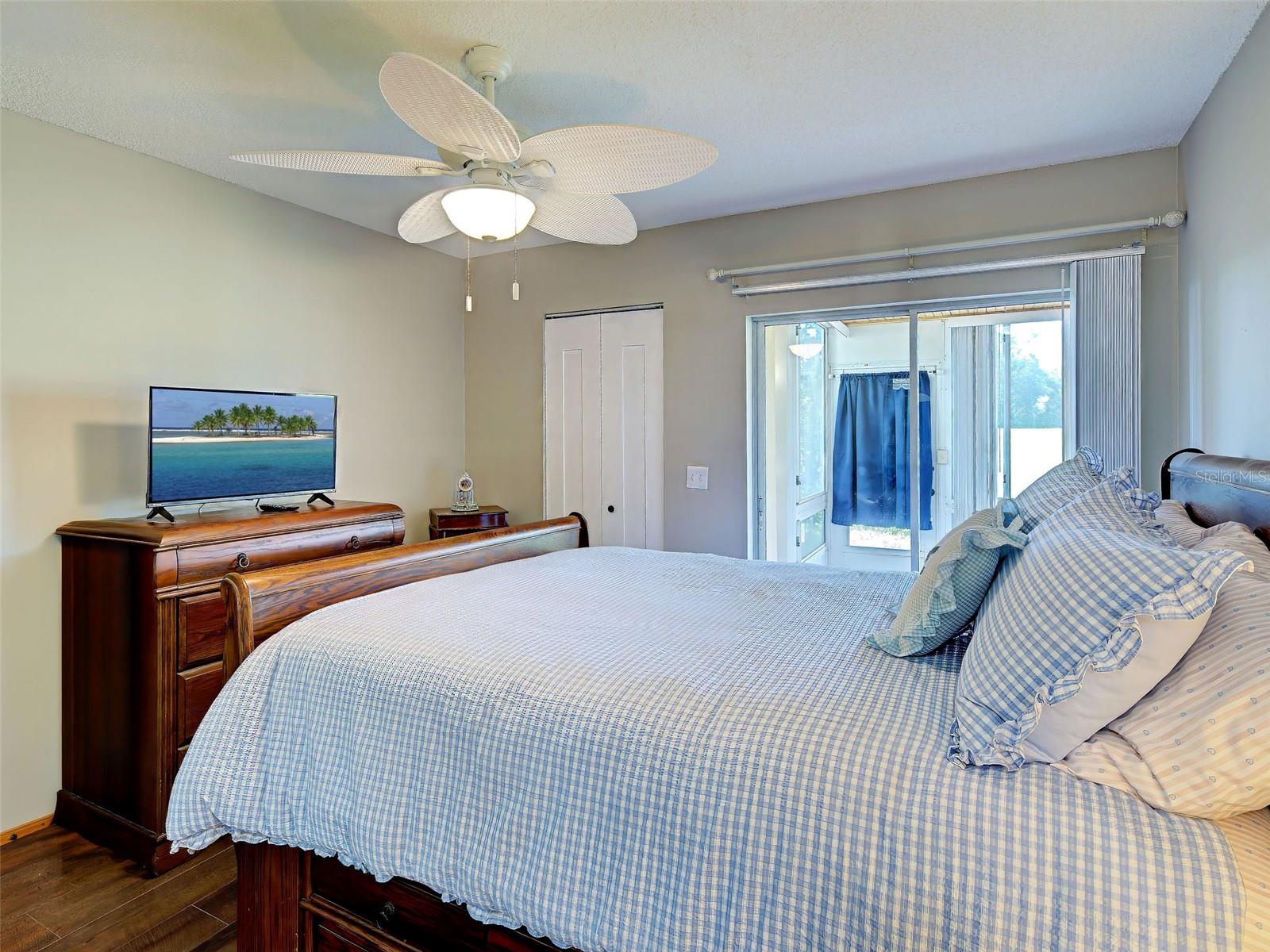 Guest bedroom