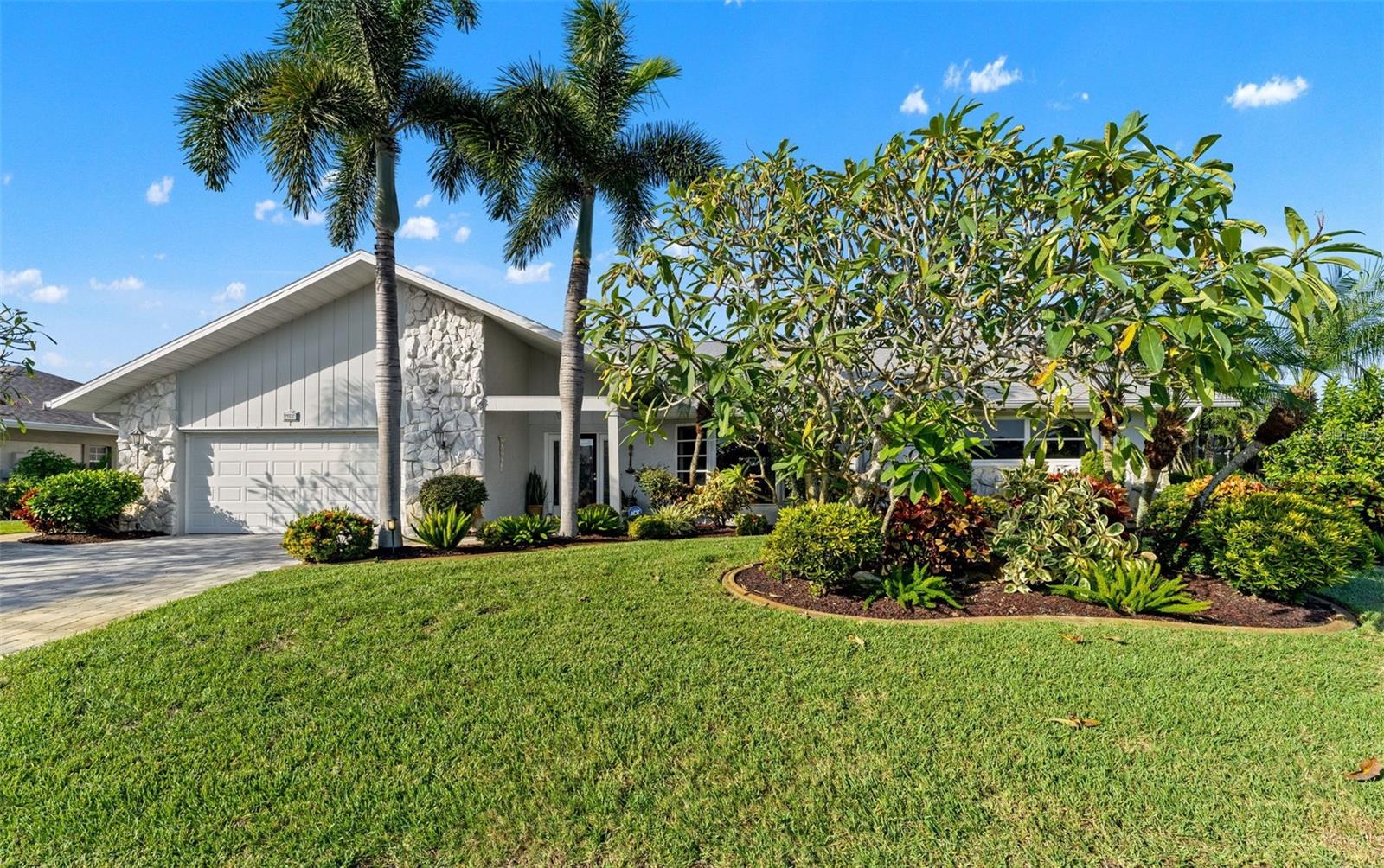 Gorgeous landscaping Gorgeous landscaping