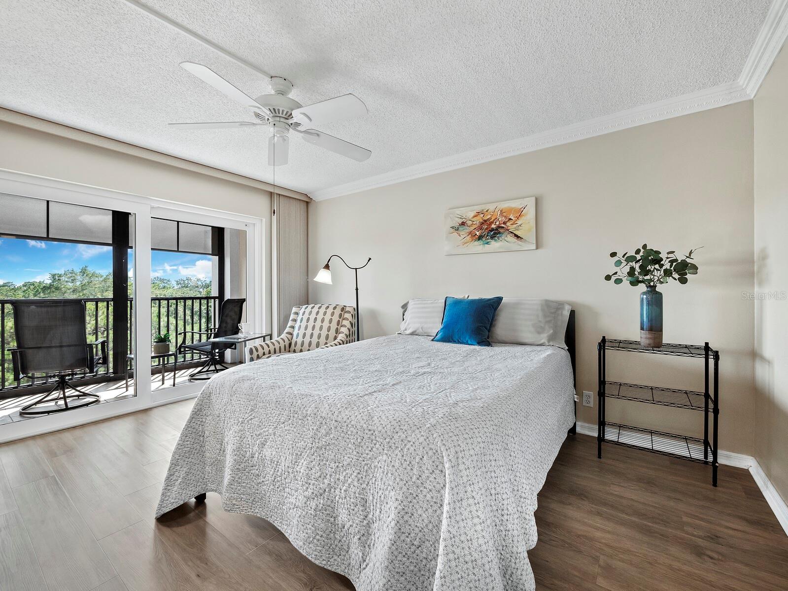 Primary bedroom with dedicated entrance to lanai