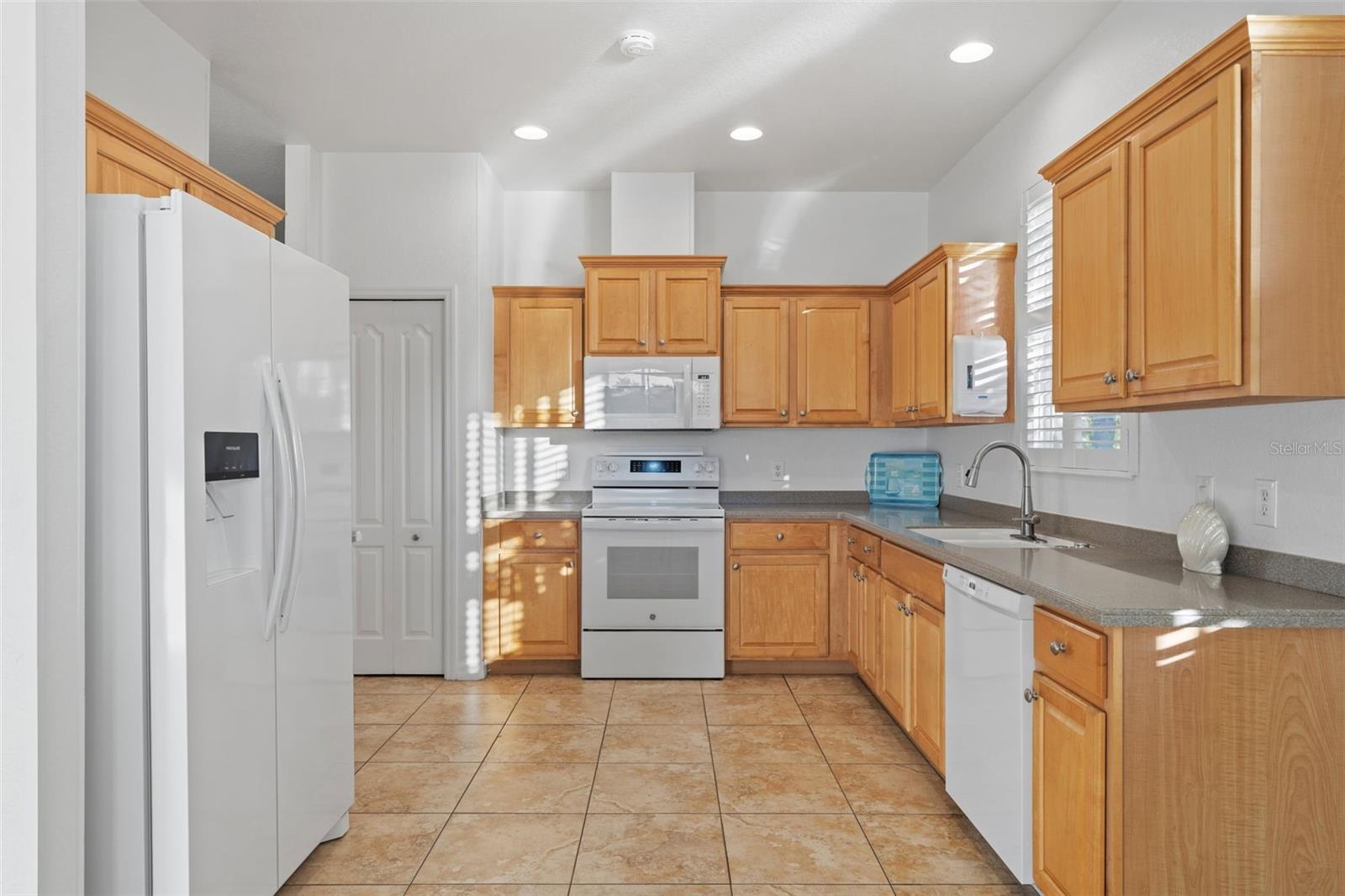 Solid surface counters
