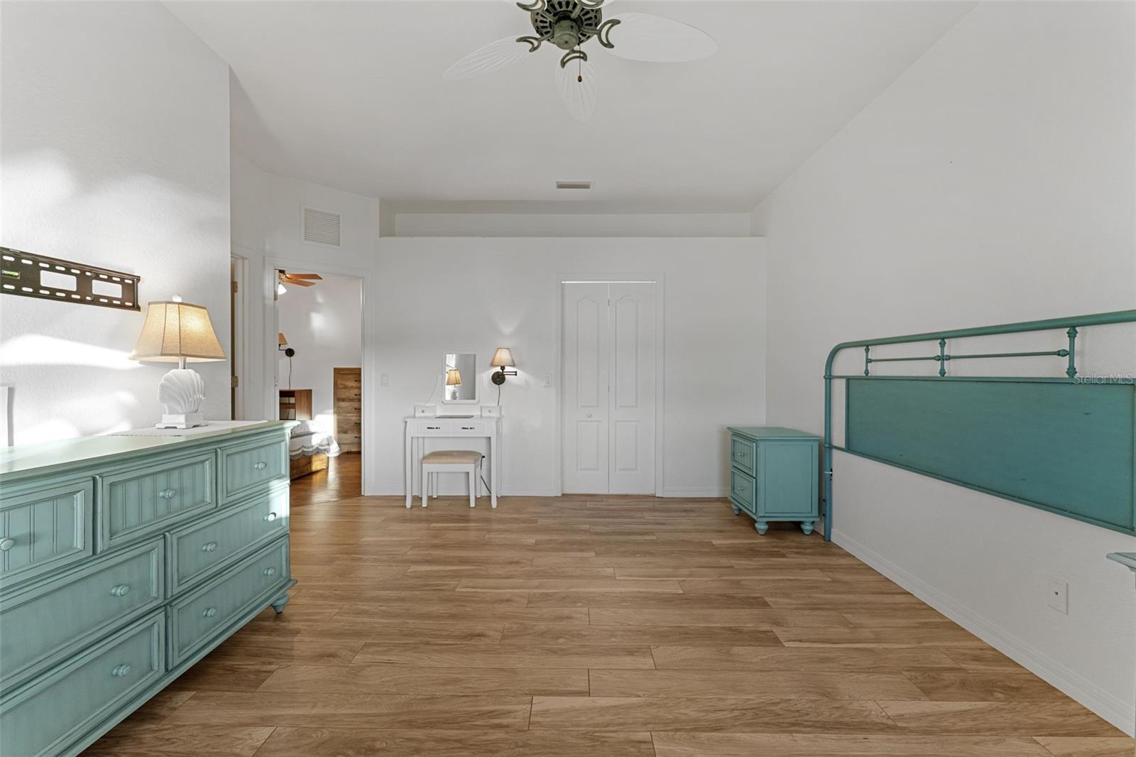 A king bed was in this space