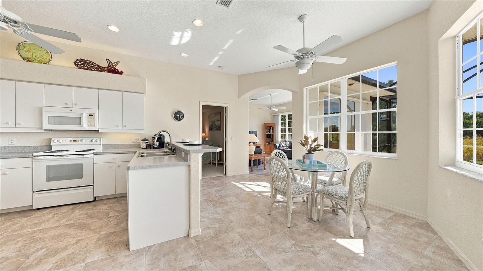 breakfast bar and dinette area