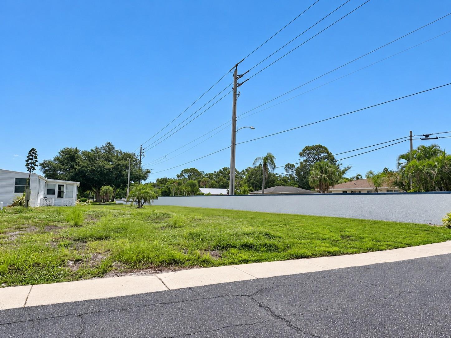 6291 DAFFODIL ROAD, Venice, FL 34293
