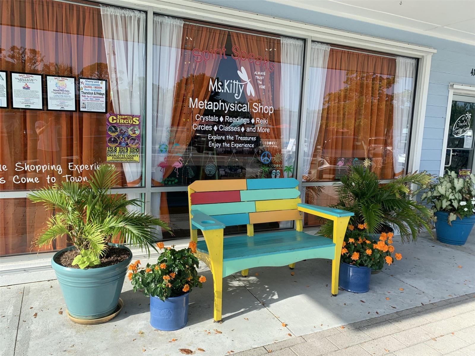 Colorful Resting Spots to Enjoy Dearborn Street