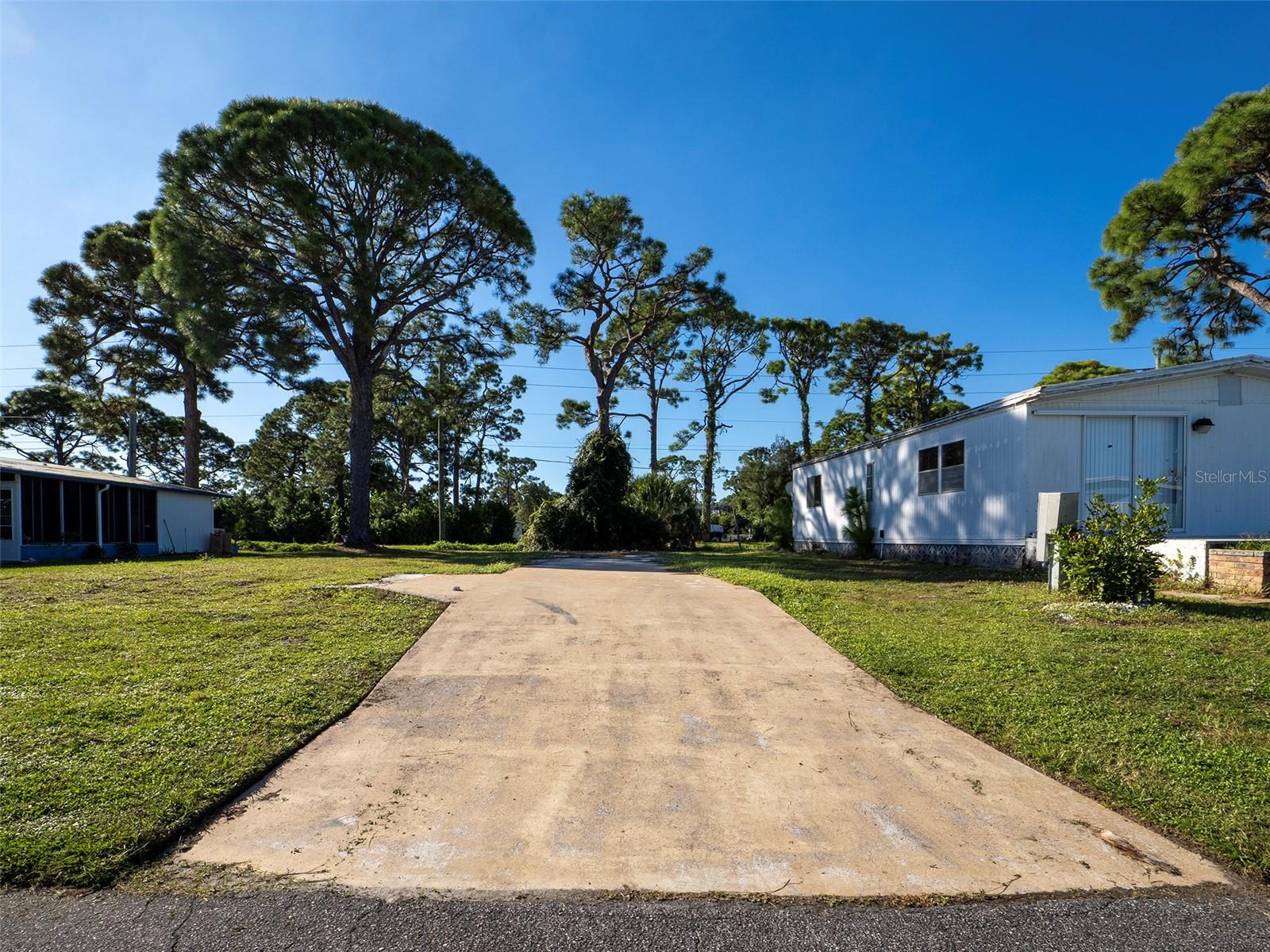 181 S FIJI CIRCLE, Englewood, FL 34223