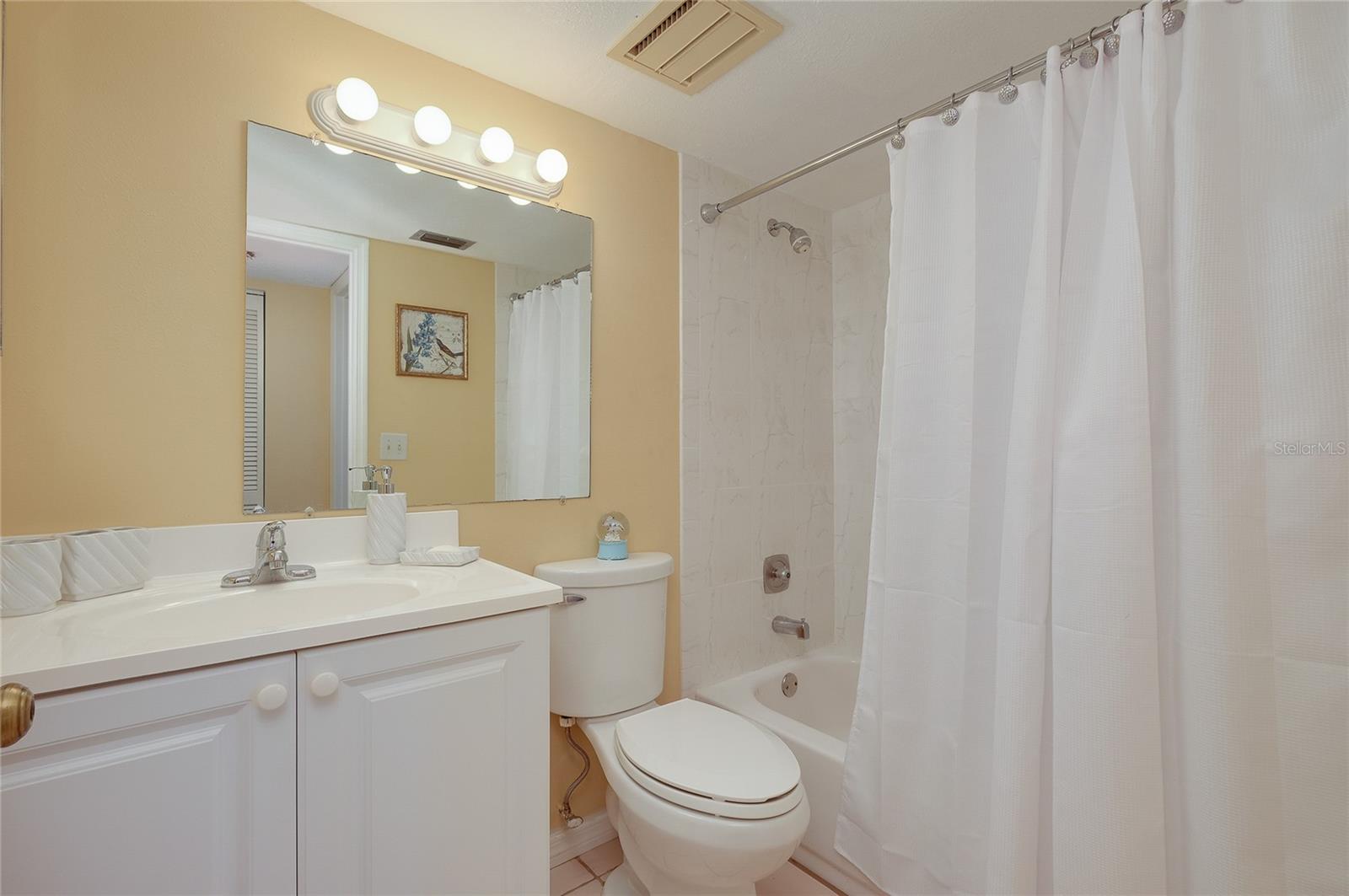 408 CERROMAR CIRCLE S, #132, Venice, FL 34293