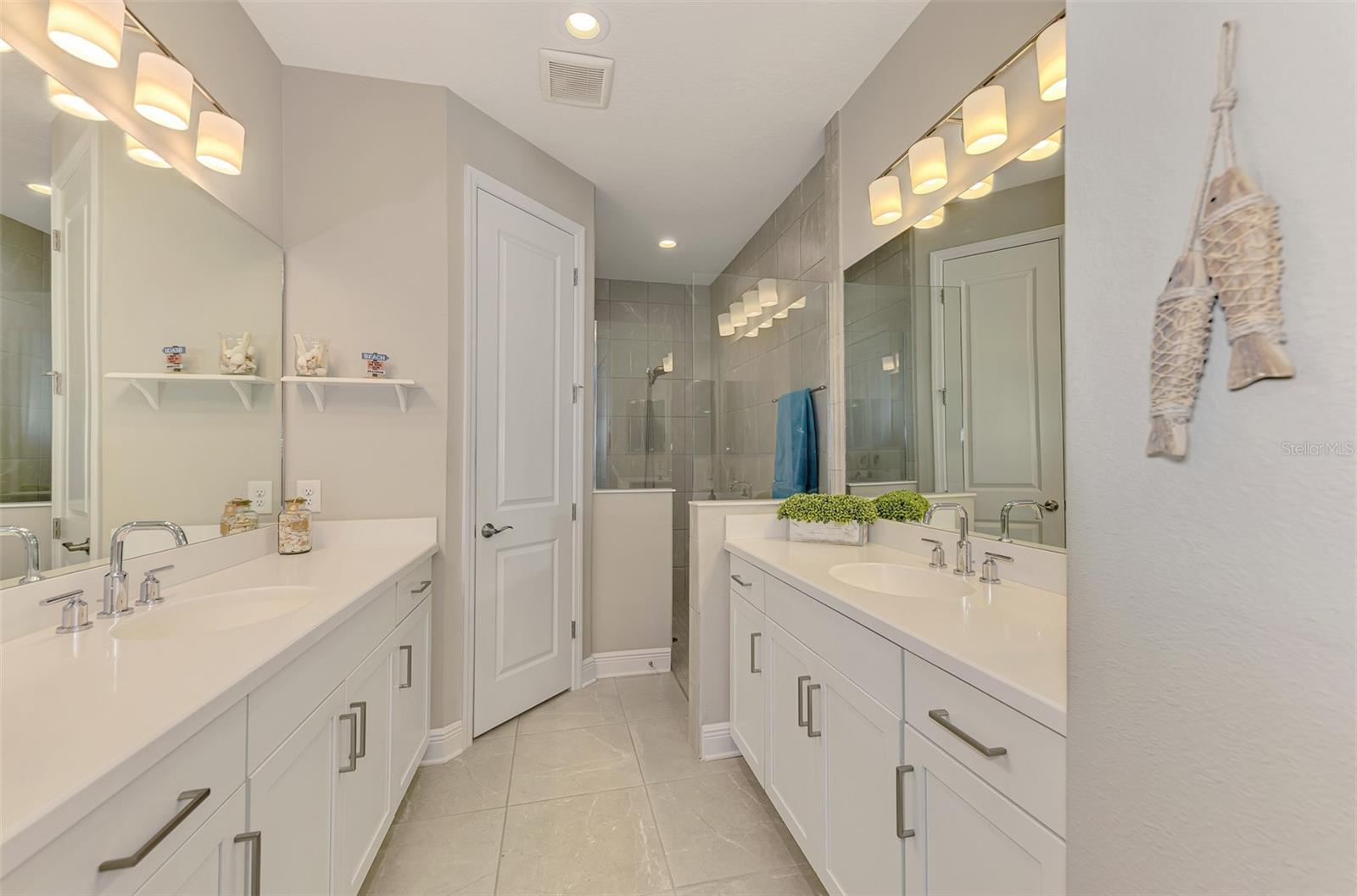 12404 PALATKA DRIVE, Venice, FL 34293