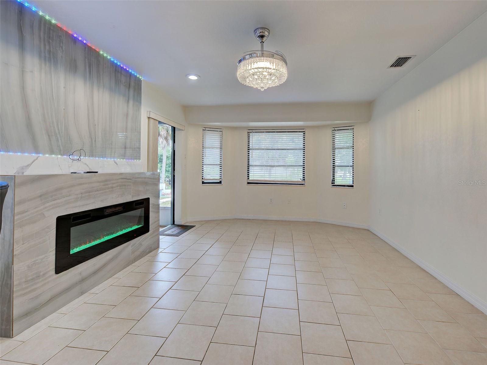 Electric fireplace