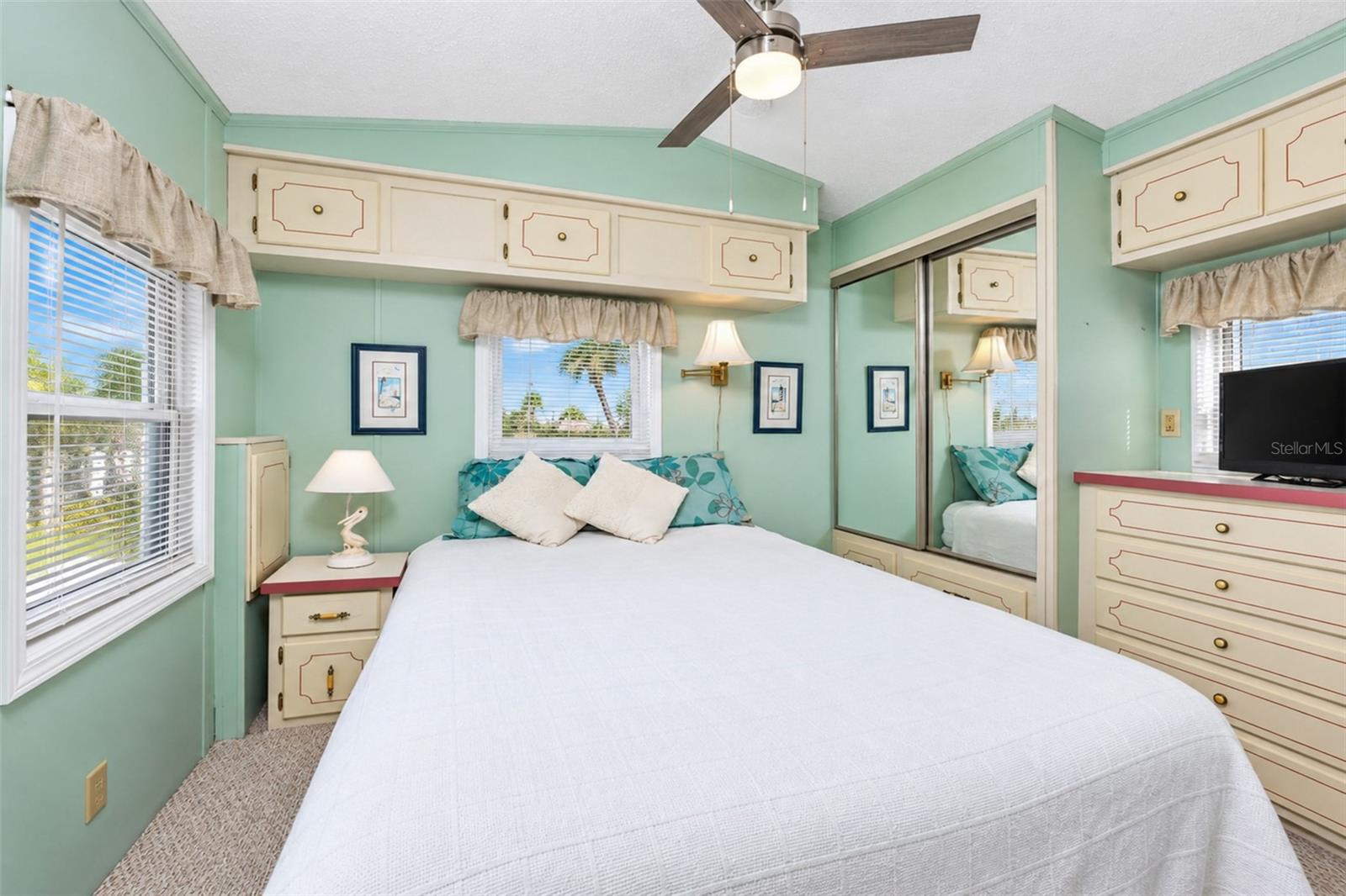 39 CROWN POINT DRIVE, Nokomis, FL 34275
