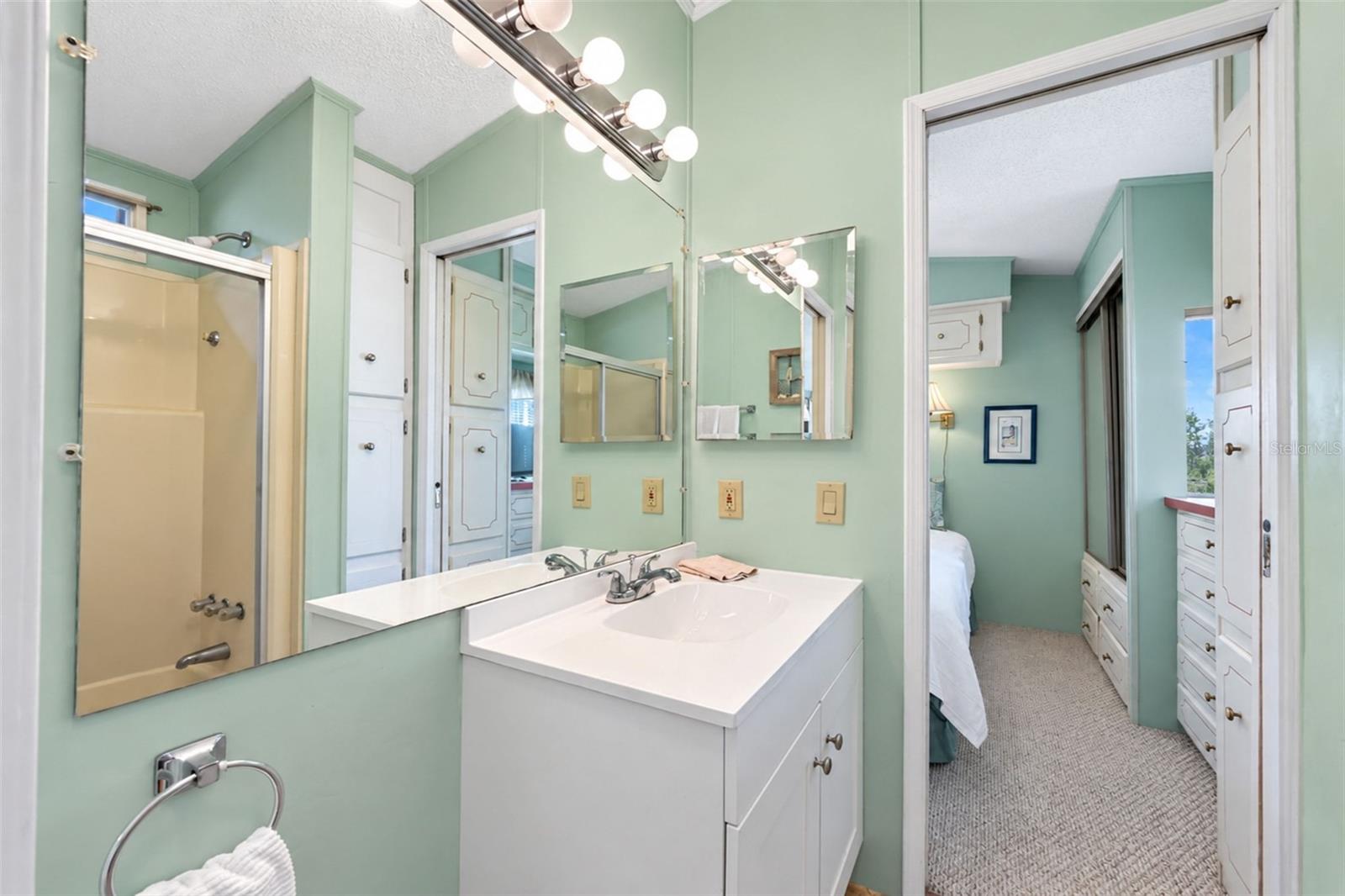 39 CROWN POINT DRIVE, Nokomis, FL 34275