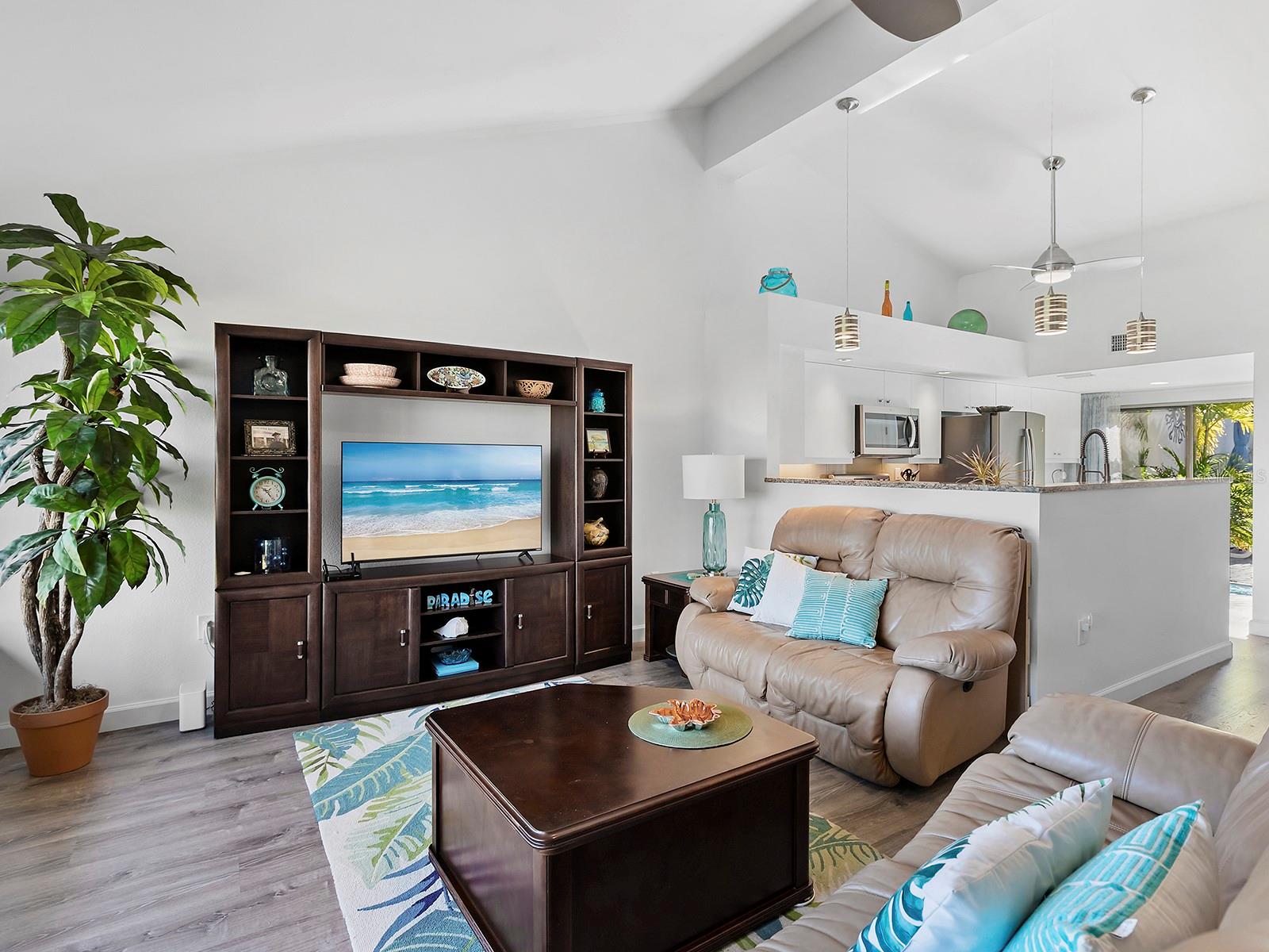758 SARABAY ROAD, #5, Osprey, FL 34229