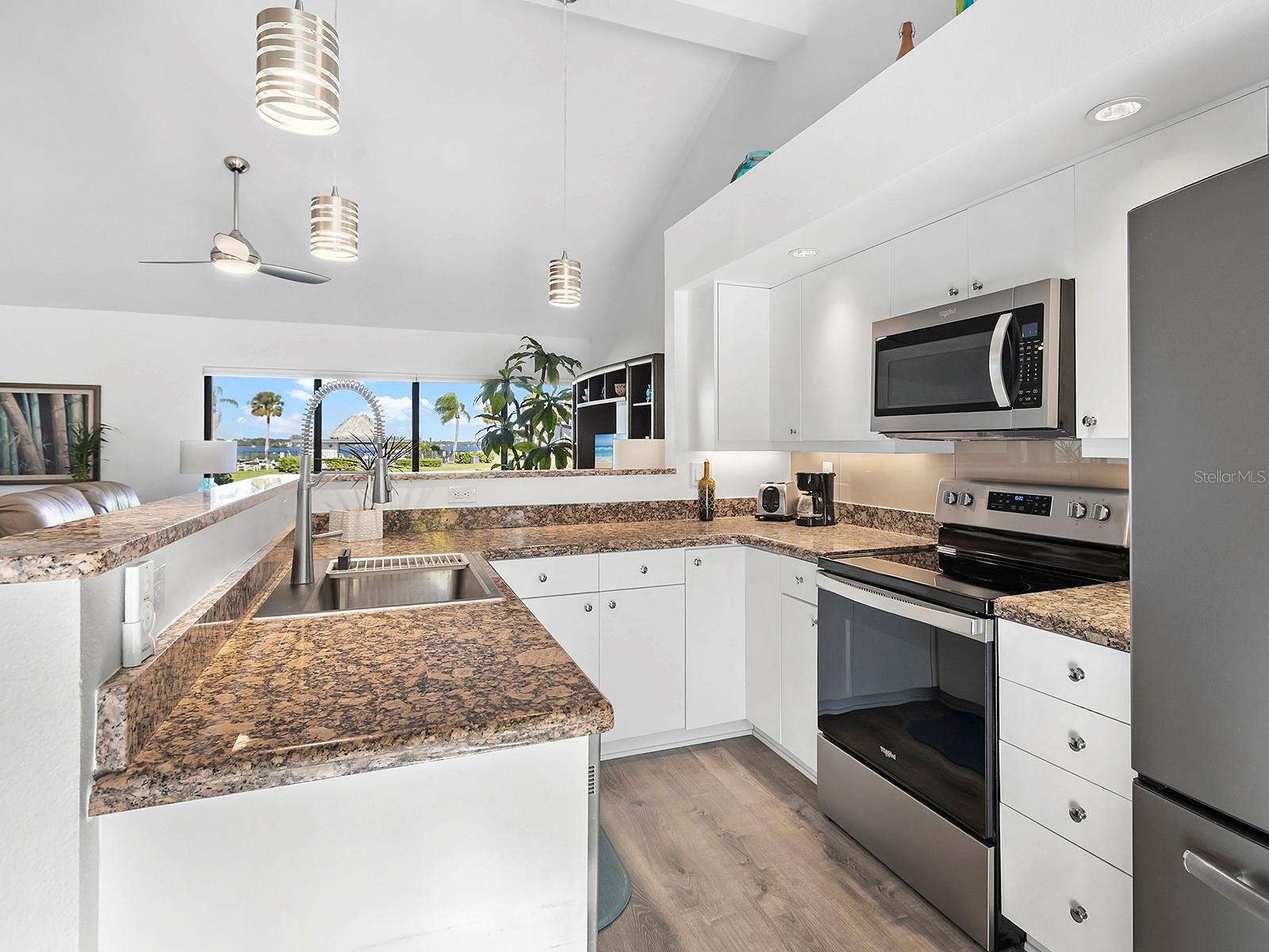 758 SARABAY ROAD, #5, Osprey, FL 34229