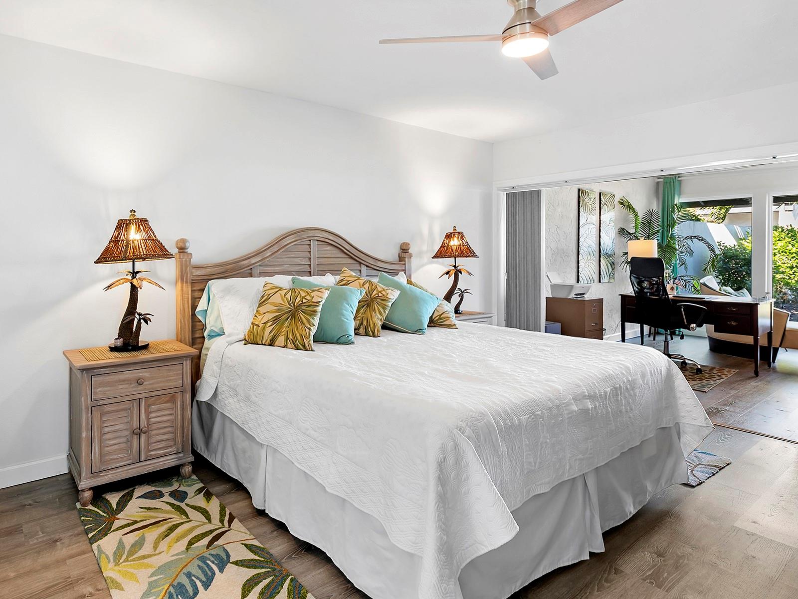 758 SARABAY ROAD, #5, Osprey, FL 34229