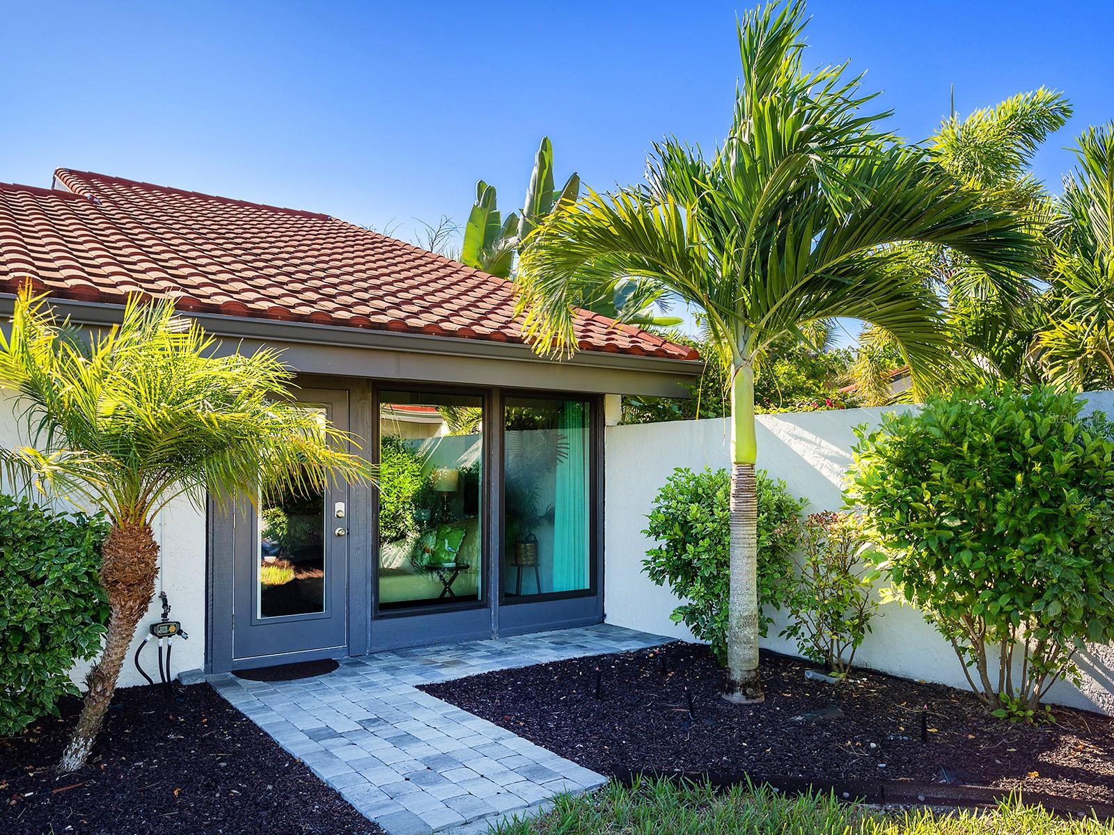 758 SARABAY ROAD, #5, Osprey, FL 34229