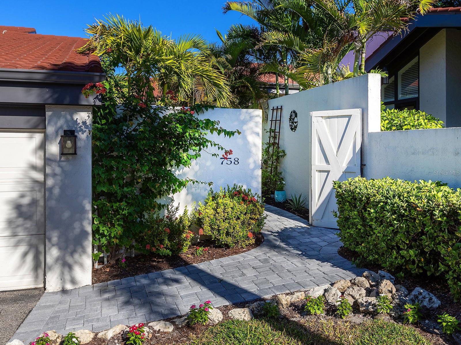 758 SARABAY ROAD, #5, Osprey, FL 34229