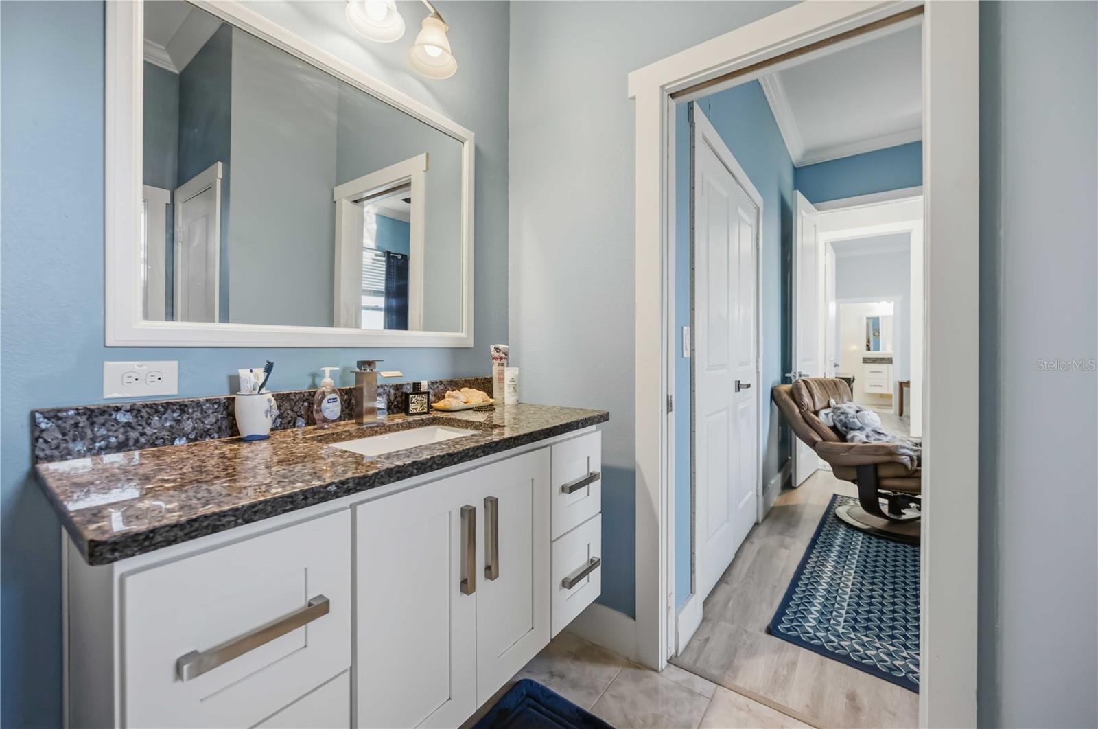 716 LAUREL AVENUE, Venice, FL 34285