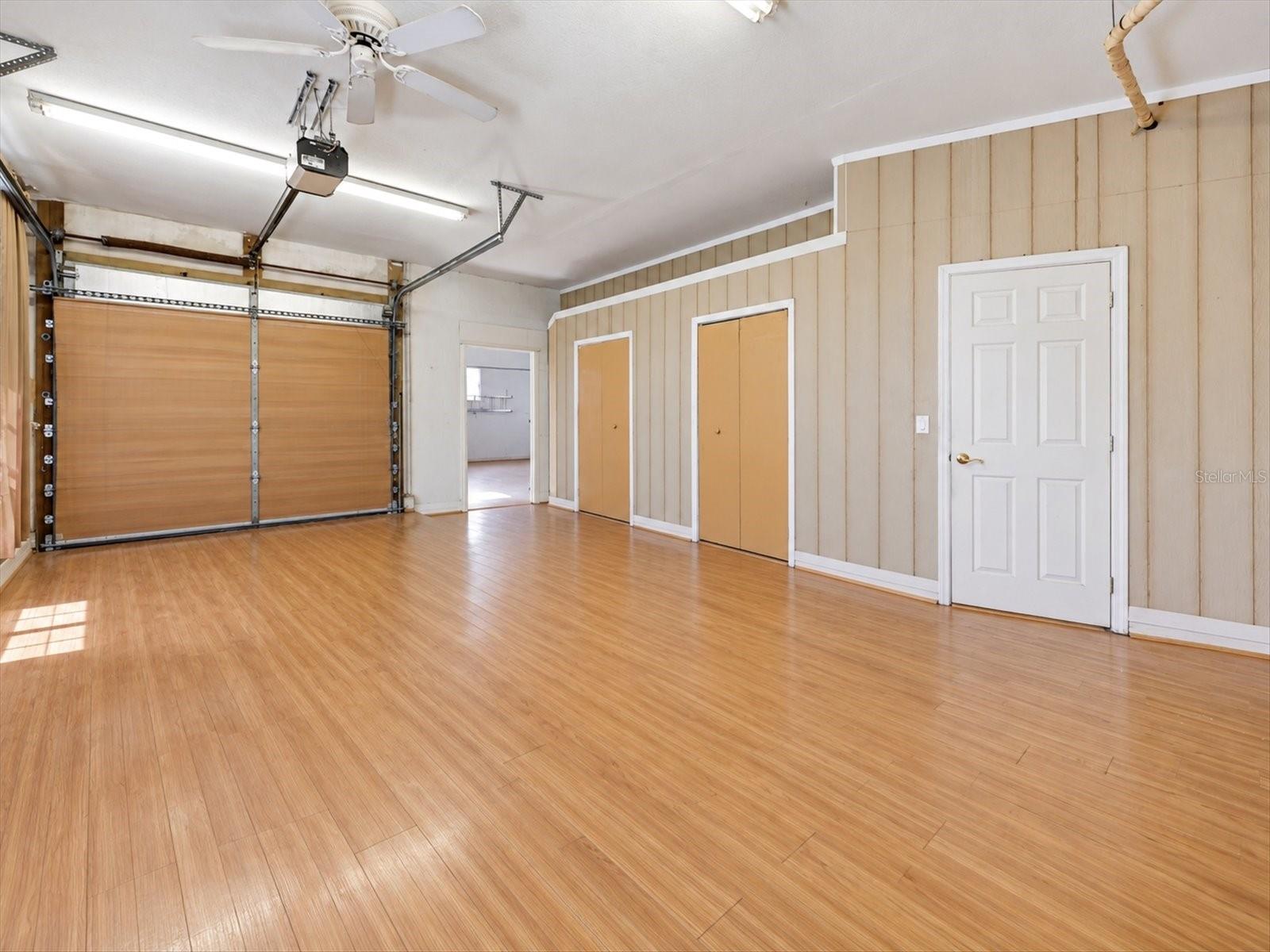 garage room/flexroom