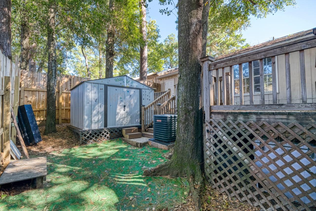 1960 CARP LANE, Tallahassee, FL 32303