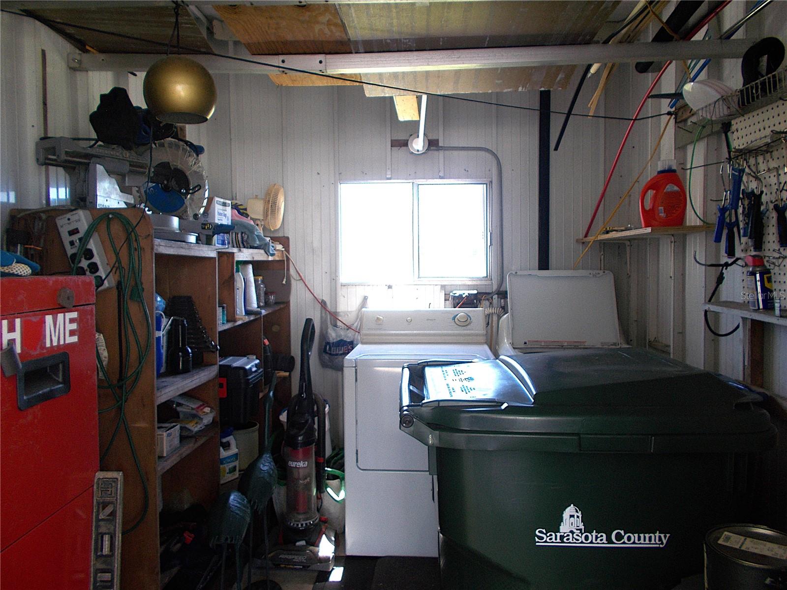 Shed/laundry
