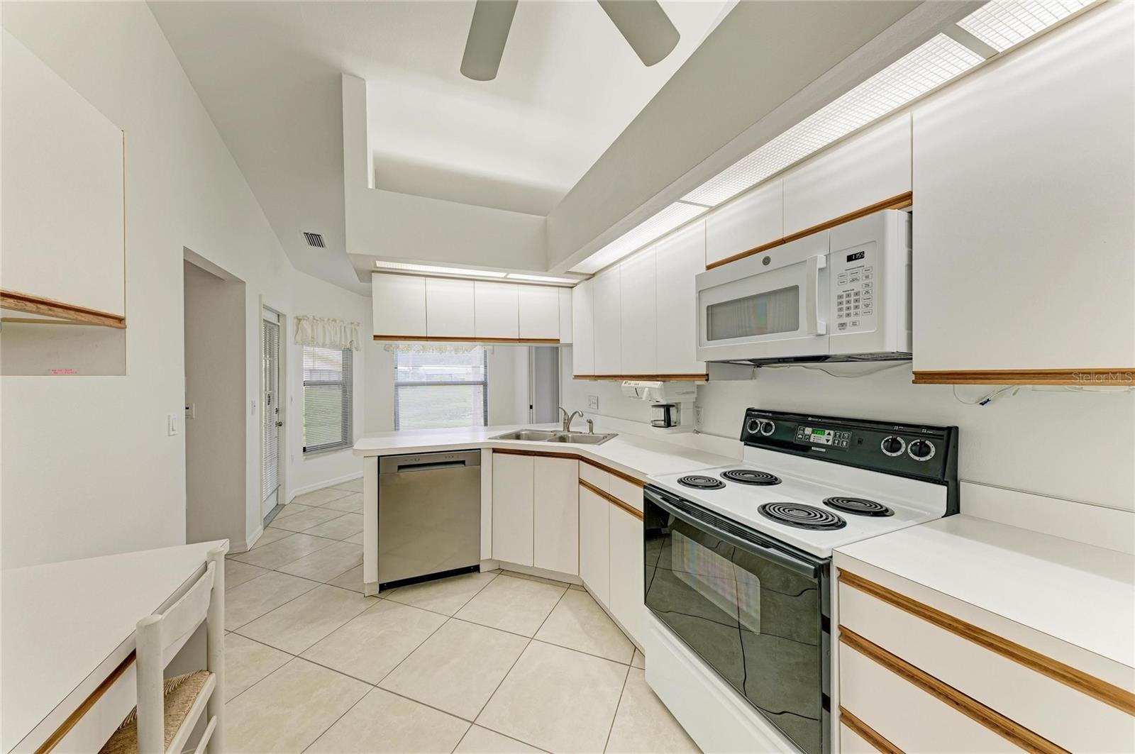 101 SOUTHAMPTON PLACE N, #248, Venice, FL 34293