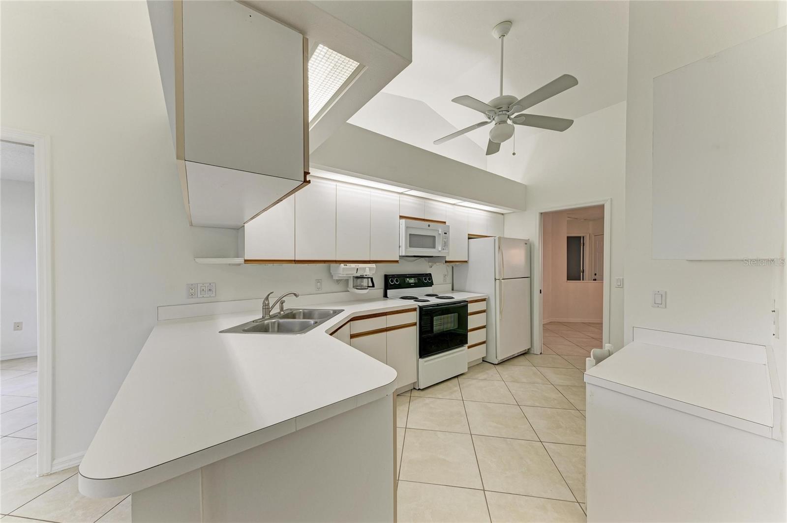 101 SOUTHAMPTON PLACE N, #248, Venice, FL 34293